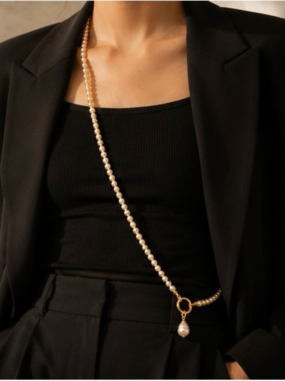 Luminous Pearl Body Choker Necklace with Gold Toggle